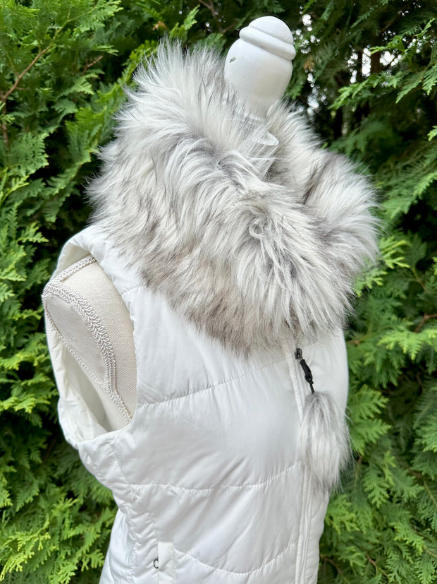 Blondie White Puffer Vest w Silver Fox Faux Fur (PFF White01)