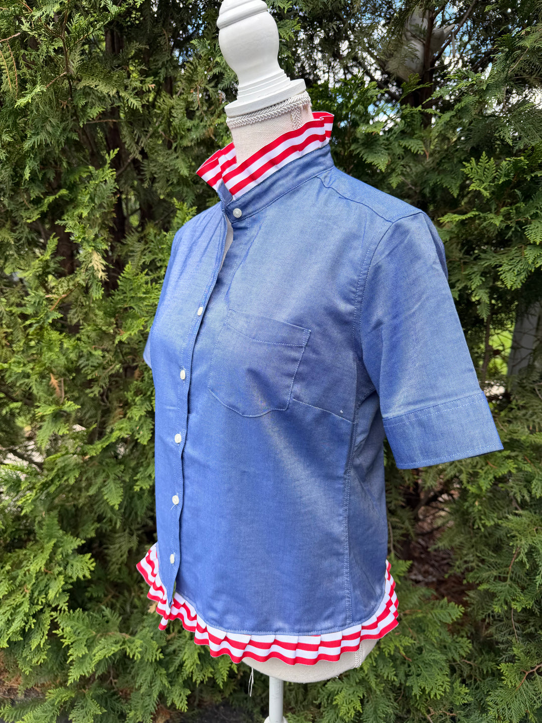 Ellie Short Sleeve Ruffle Oxford - Blue w Red & White Stripe Ribbon (4th E01)