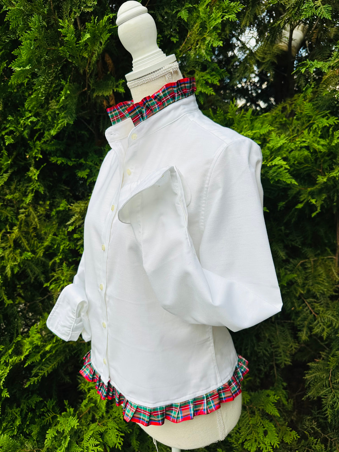 Mary Tyler Moore Holiday Ribbon Untucked Oxford  - White w Plaid Ribbon (MTM02)