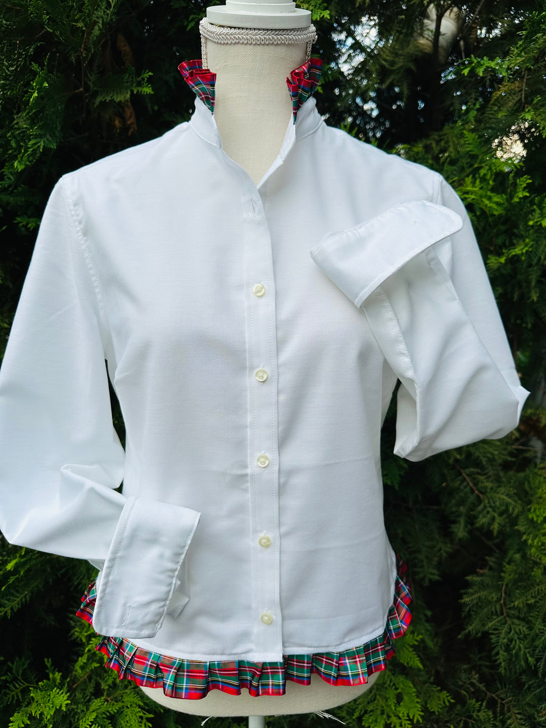 Mary Tyler Moore Holiday Ribbon Untucked Oxford  - White w Plaid Ribbon (MTM02)